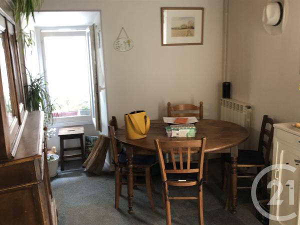 Appartement à vendre  6 pièces - 102,94 m 2   SAINTES  - 17