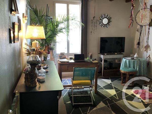 Appartement à vendre  6 pièces - 102,94 m 2   SAINTES  - 17