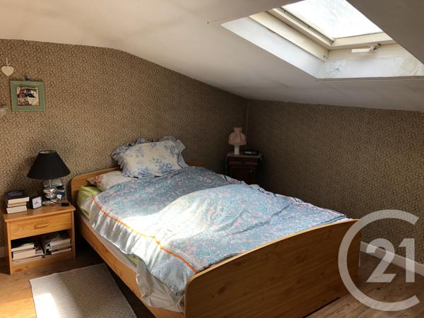 Appartement à vendre  6 pièces - 102,94 m 2   SAINTES  - 17