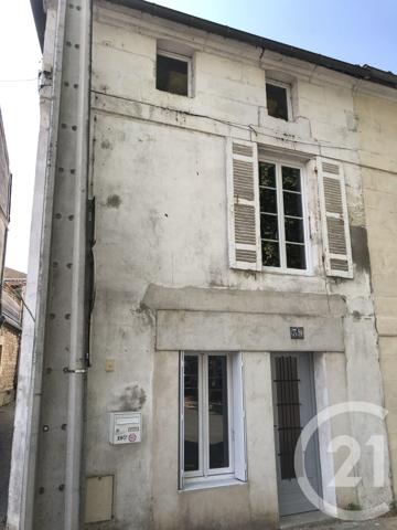 Appartement à vendre  6 pièces - 102,94 m 2   SAINTES  - 17