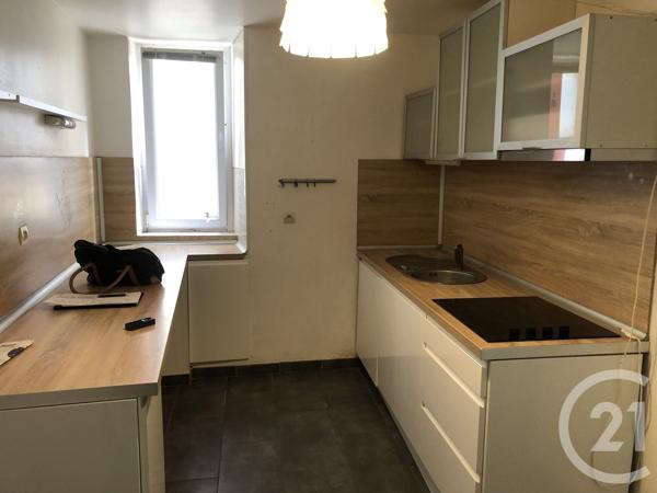 Appartement à vendre  6 pièces - 102,94 m 2   SAINTES  - 17