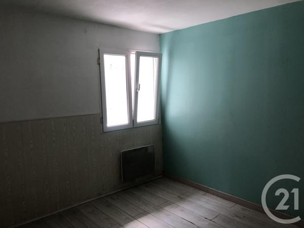 Appartement à vendre  6 pièces - 102,94 m 2   SAINTES  - 17