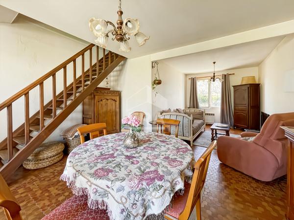 Maison familiale 6 pièces - 4 chambres - Jardin 560 m² - Garage - Le Châtelet-en-Brie