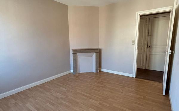 Maison à louer    4 pièces •  La Fère