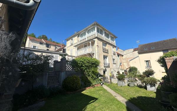 Maison à vendre    7 pièces •  Crouttes-sur-Marne