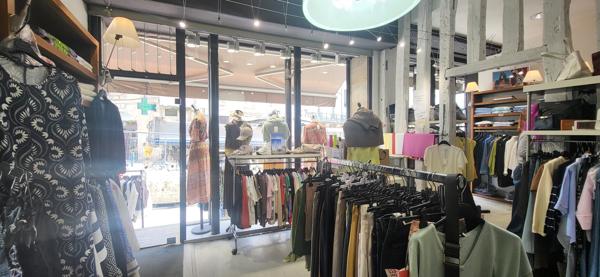 Fonds De Commerce
        
        - 60 m²