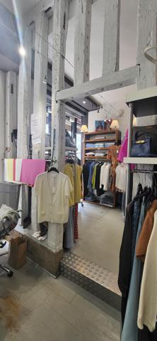 Fonds De Commerce
        
        - 60 m²