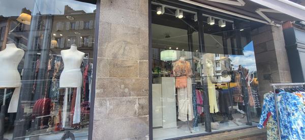 Fonds De Commerce
        
        - 60 m²