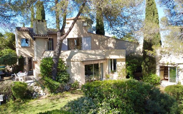 Maison à vendre    5 pièces •  Saint-Clément-de-Rivière
