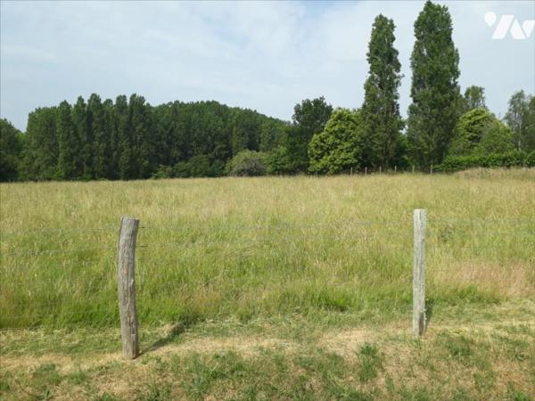 MARIGNE LAILLE, terrain constructible non viabilisé de 566 m².