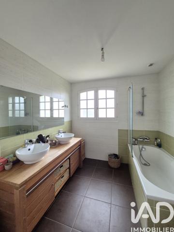 Maison à vendre 6 pièces 138 m² Bellevigny