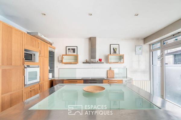 Atelier au rez-de-chaussée sur rue