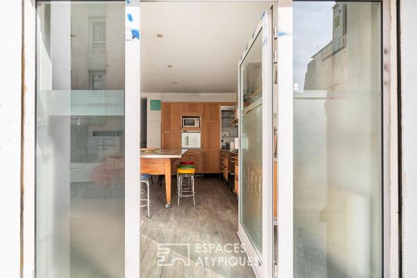 Atelier au rez-de-chaussée sur rue