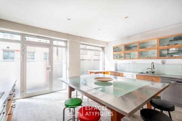 Atelier au rez-de-chaussée sur rue