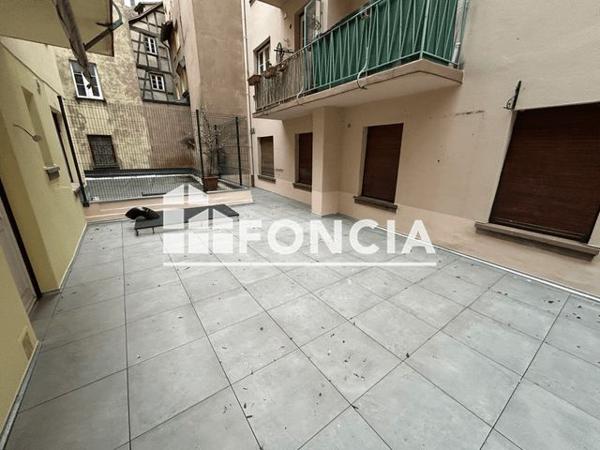Location Appartement 3 pièces 67.05 m² - 2-4 PASSAGE CATHEDRALE Strasbourg 67000