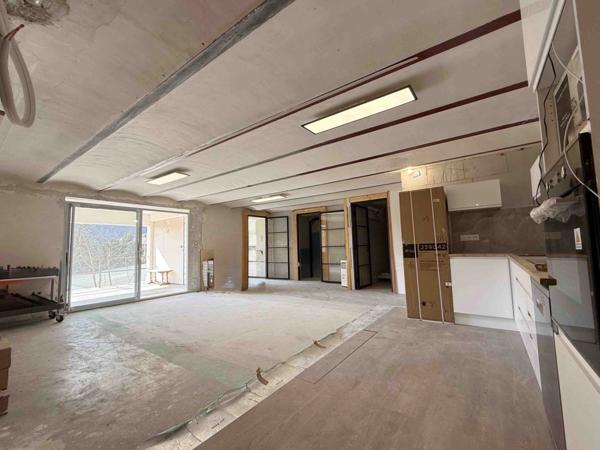 Appartement rénové à vendre 3 pièces avec terrasse à LARAGNE MONTEGLIN (05)