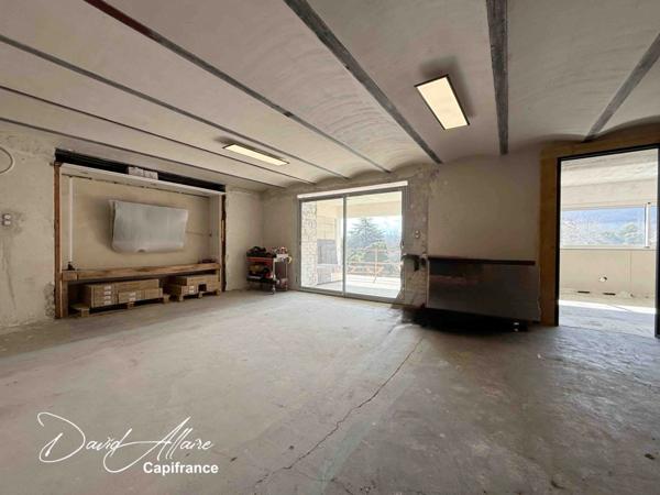 Appartement rénové à vendre 3 pièces avec terrasse à LARAGNE MONTEGLIN (05)