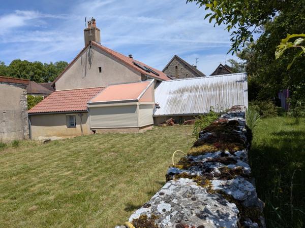 Maison de village de 5 pièces avec dépendances