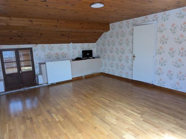 Maison de village de 5 pièces avec dépendances