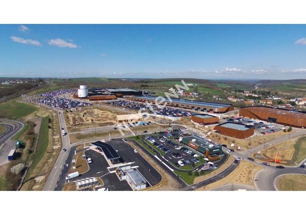 Cellule commerciale 98m²-Centre Commercial B'est