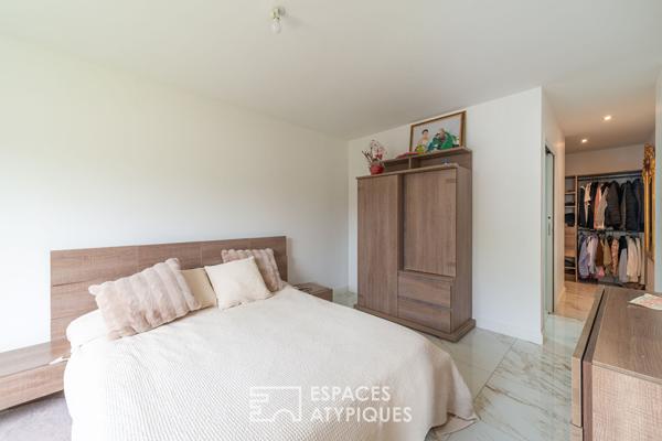 Maison contemporaine, lignes claires et vie de famille – Bouchemaine Pruniers