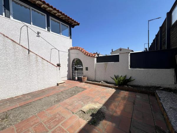 Location                                                      Villa
                        
                     7 pièces                      135 m2                     à Perpignan