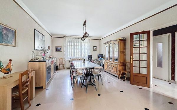 Maison à vendre    6 pièces •  Le Creusot