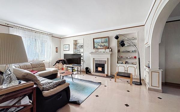 Maison à vendre    6 pièces •  Le Creusot