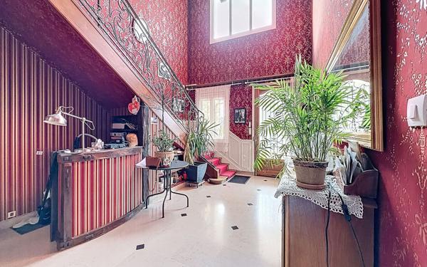 Maison à vendre    6 pièces •  Le Creusot