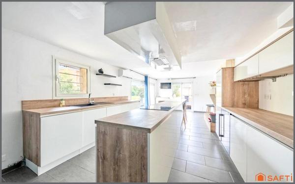 Spacieuse maison rénovée avec piscine à Ambarès