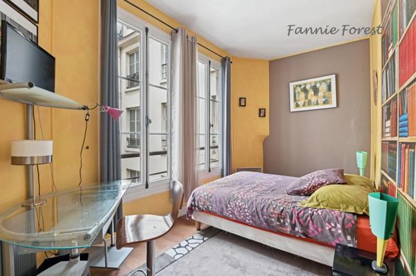 Paris (75009) Paris 9e – Appartement de caractère au cœur d’un quartier dynamique