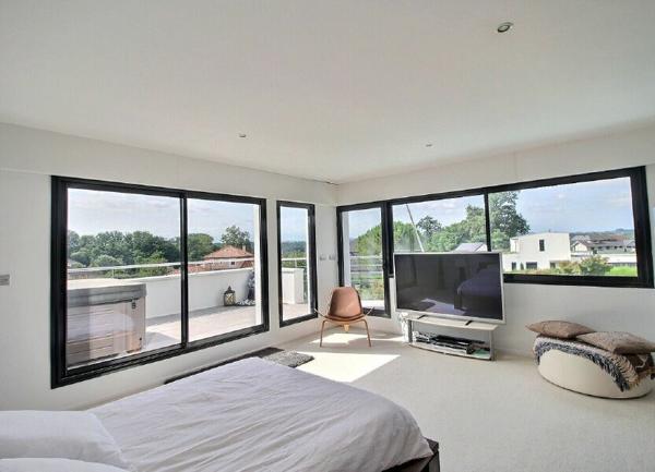 Maison à vendre    5 pièces •  Idron