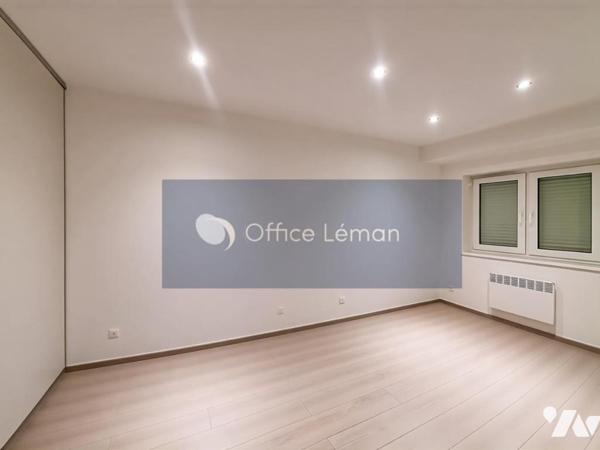 Immeuble comprenant 6 appartements de type T3 et 6 places de stationnement