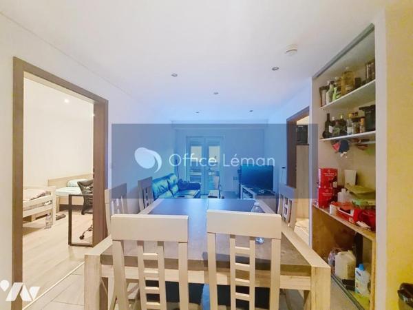 Immeuble comprenant 6 appartements de type T3 et 6 places de stationnement