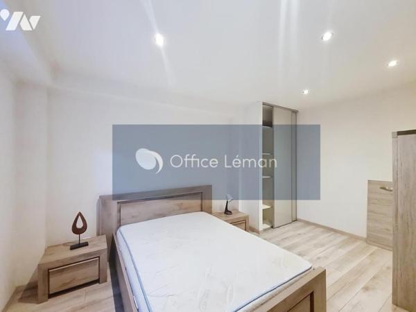 Immeuble comprenant 6 appartements de type T3 et 6 places de stationnement