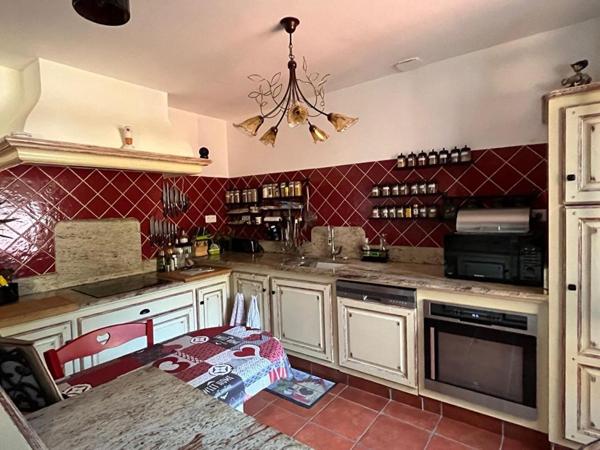 Maison avec piscine Saint Maximin La Sainte Baume 6 pièce(s) 133 m2