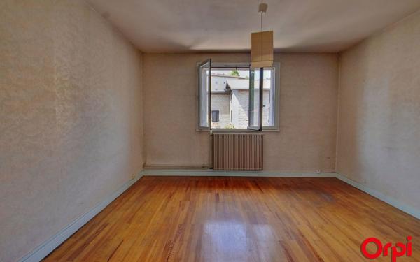 Maison à vendre    5 pièces •  Bourgoin-Jallieu