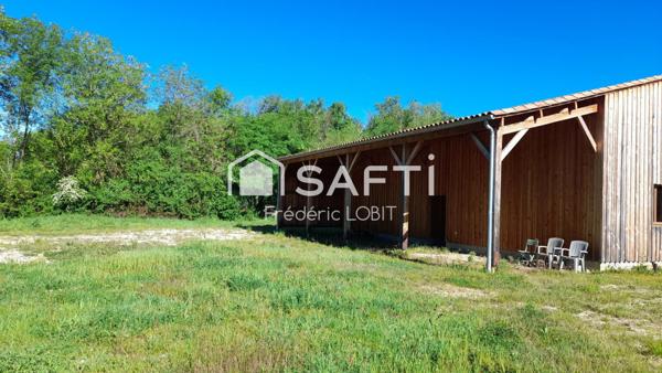 Bâtiment agricole de 192 m2 construit en 2021 par le compagnons du devoir sur son terrain certifier Bio de 84183 m2