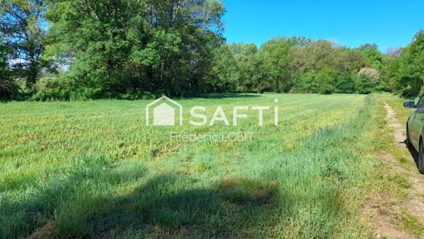 Bâtiment agricole de 192 m2 construit en 2021 par le compagnons du devoir sur son terrain certifier Bio de 84183 m2