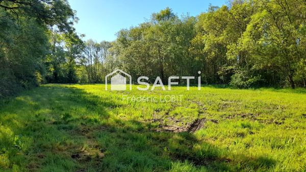Bâtiment agricole de 192 m2 construit en 2021 par le compagnons du devoir sur son terrain certifier Bio de 84183 m2