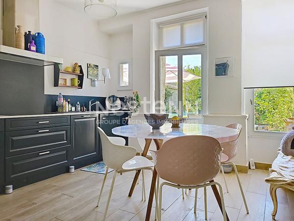 Maison  5 pièce(s) 197 m2, coeur de Fontenay-le-Comte,4 chambres, jardin, garage