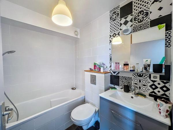 1/2P de 34m²  A VENDRE