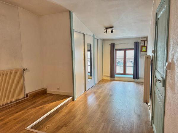 CLERMONT-FD QUARTIER HISTORIQUE DE MONTFERRAND : MAISON DE VILLE DE 76 M²