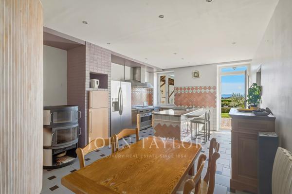 Vallée du Rhône, 277 m², 5 ch, piscine