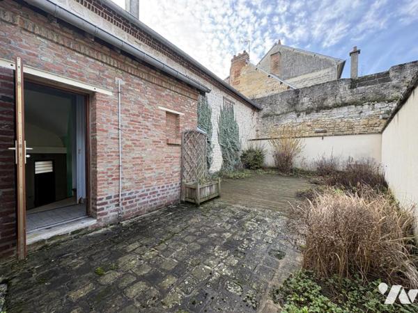 Bureaux avec cour LAON ville haute (113 m2)