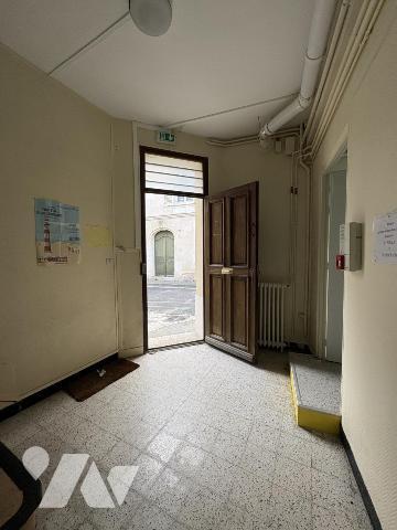 Bureaux avec cour LAON ville haute (113 m2)