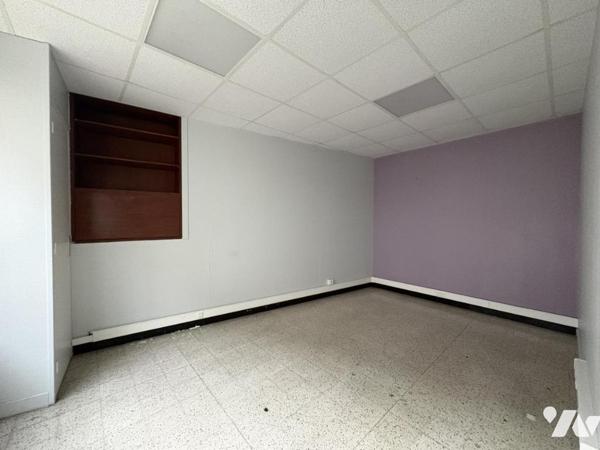 Bureaux avec cour LAON ville haute (113 m2)