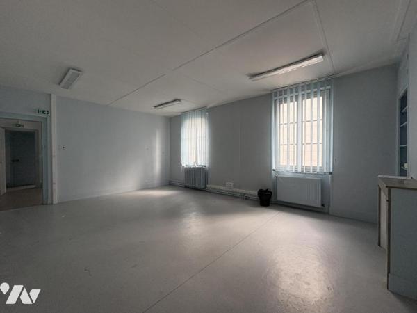 Bureaux avec cour LAON ville haute (113 m2)