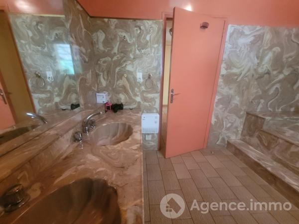 À vendre - Immeuble 553 m² situé à Saint-Laurent-de-Cerdans (66260)