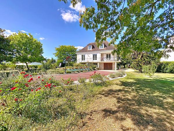 5 minutes d'Amboise, achat maison traditionnelle à Limeray 139 m² 4 chambres sur 4000m² de terrain